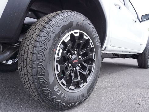 New 2026 GMC Canyon AT4 w/ AT4 Premium Package image 6