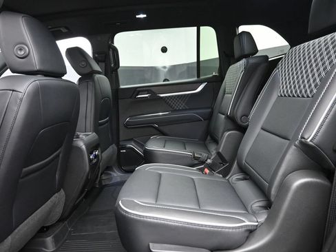 New 2026 GMC Acadia Denali w/ Super Cruise Package AWD/4WD image 14