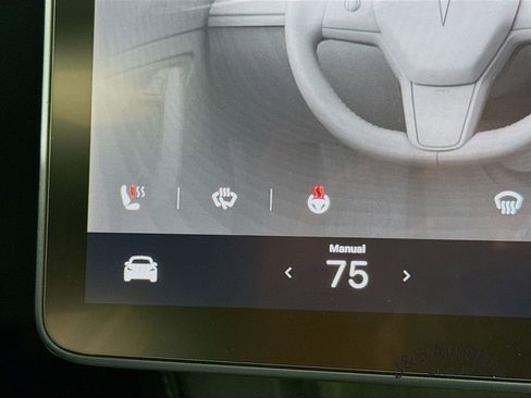 Used 2023 Tesla Model Y Long Range image 26