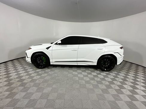 Used 2023 Lamborghini Urus S AWD/4WD image 2