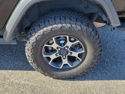 Used 2018 Jeep Wrangler Unlimited Rubicon AWD/4WD image 36