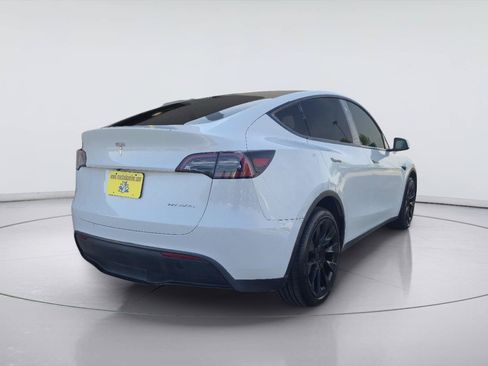 Used 2023 Tesla Model Y AWD image 5