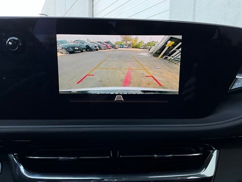 Used 2025 Buick Envista Sport Touring image 30