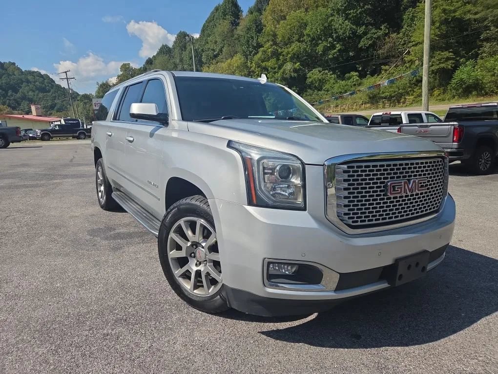Used 2017 GMC Yukon XL Denali w/ Open Road Package AWD/4WD image 3