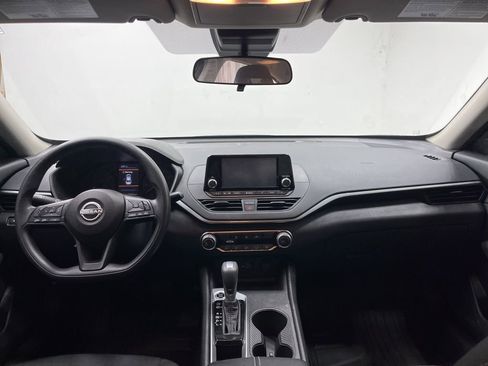 Used 2024 Nissan Altima 2.5 S FWD image 18