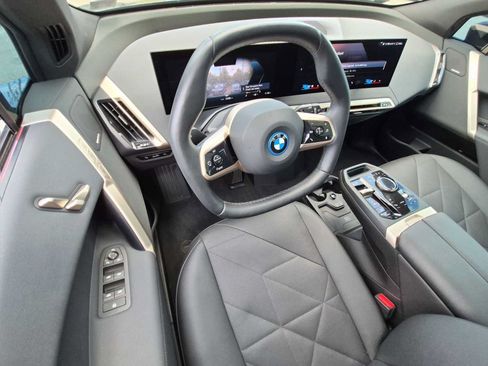 Used 2025 BMW iX xDrive50 AWD/4WD image 10