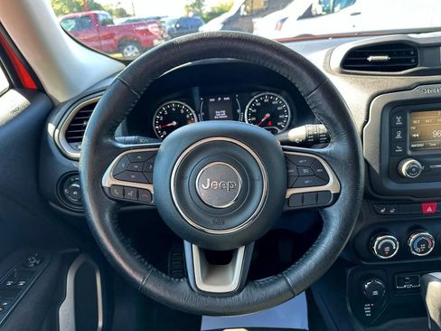 Used 2017 Jeep Renegade Latitude w/ Safety & Security Group AWD/4WD image 18