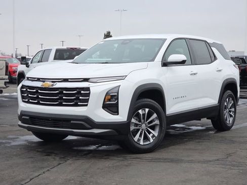 New 2026 Chevrolet Equinox LT FWD image 2