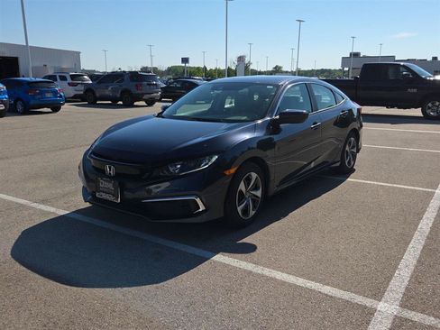Used 2019 Honda Civic LX image 3