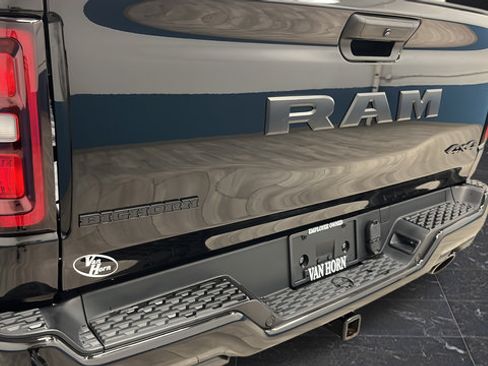 Used 2025 RAM 1500 Big Horn AWD/4WD image 37