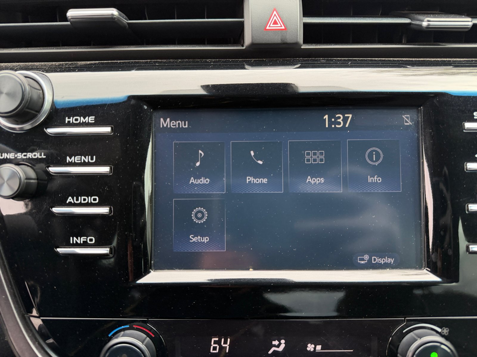 Used 2018 Toyota Camry SE w/ Moonroof Package FWD image 23