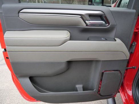 Used 2025 Chevrolet Silverado 2500 ZR2 w/ Technology Package image 25