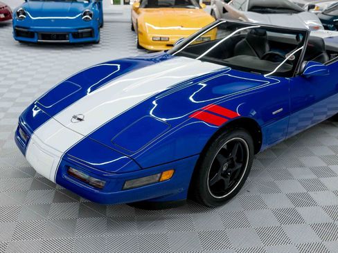 Used 1996 Chevrolet Corvette Convertible RWD image 11