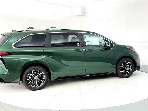 New 2026 Toyota Sienna Platinum AWD/4WD image 6
