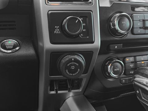 Used 2018 Ford F150 Lariat image 26