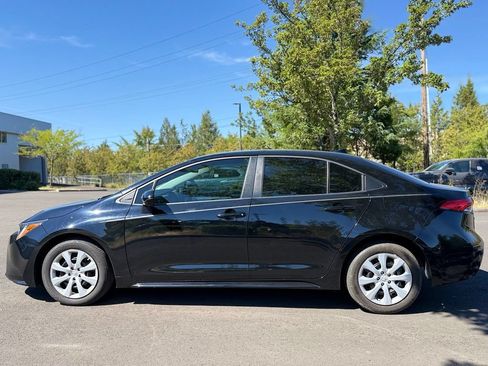 Certified 2024 Toyota Corolla LE FWD image 2