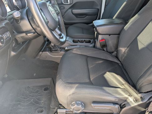 Used 2022 Jeep Wrangler Willys image 6