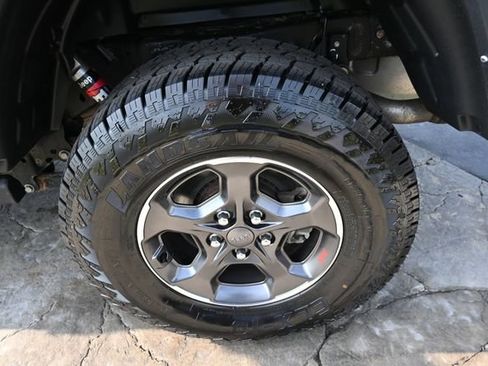 Used 2021 Jeep Gladiator Rubicon w/ Cold Weather Group AWD/4WD image 12
