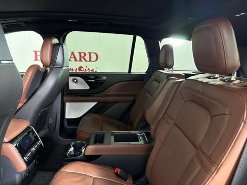 Used 2025 Lincoln Aviator Reserve w/ Luxury Package RWD image 24