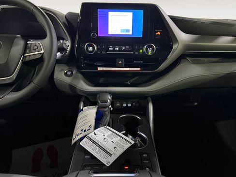 New 2026 Toyota Highlander XLE AWD/4WD image 14