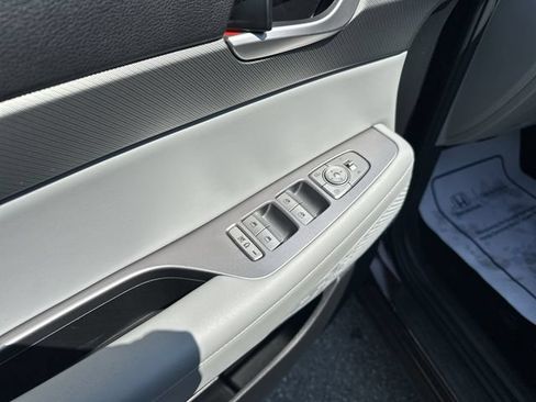 Used 2024 Hyundai Palisade SEL w/ Premium Package FWD image 17