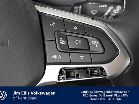 Certified 2022 Volkswagen Tiguan SE image 23