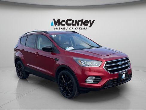 Used 2018 Ford Escape SE w/ SE Sport Appearance Package AWD/4WD image 8