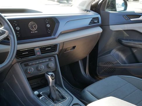 Certified 2022 Volkswagen Taos SE image 23