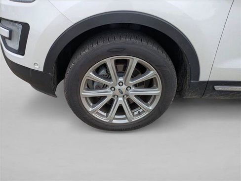 Used 2017 Ford Explorer Limited w/ Equipment Group 303A AWD/4WD image 10
