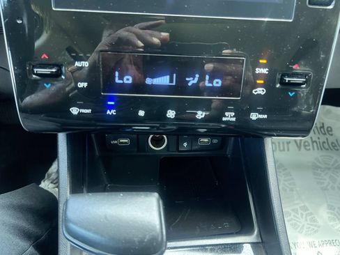 Used 2022 Hyundai Tucson SEL w/ Convenience + Premium Package FWD image 17