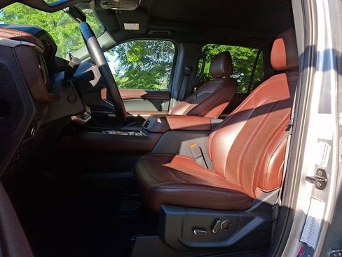 Used 2024 Ford Expedition Limited AWD/4WD image 13