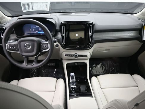 New 2026 Volvo XC40 B5 Ultra w/ Climate Package image 20