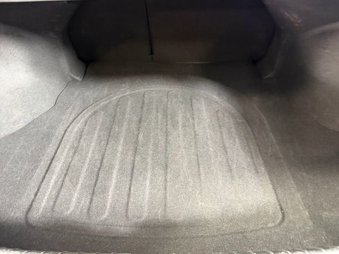 Used 2025 Hyundai Elantra SEL image 27