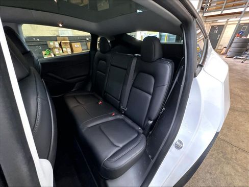 Used 2020 Tesla Model Y Long Range AWD/4WD image 29