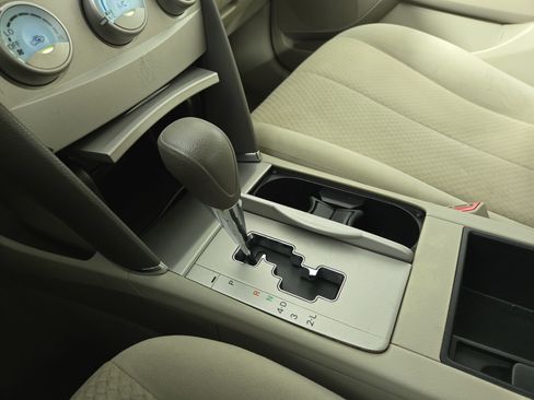 Used 2009 Toyota Camry LE FWD image 22
