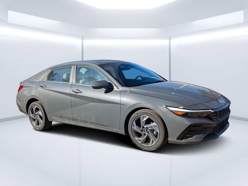 New 2026 Hyundai Elantra Limited FWD image 1