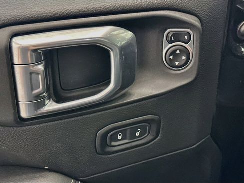 Used 2023 Jeep Wrangler Unlimited Sahara w/ Cold Weather Group AWD/4WD image 15