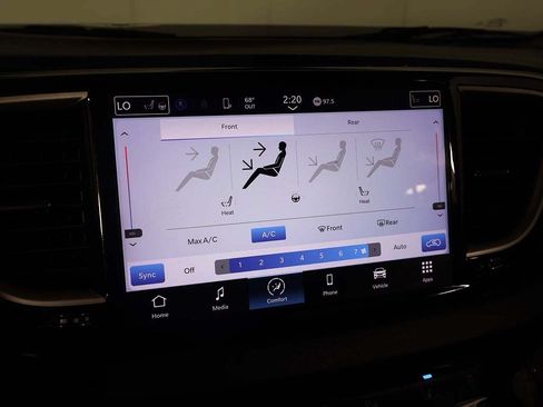 Used 2023 Chrysler Pacifica Touring-L FWD image 41