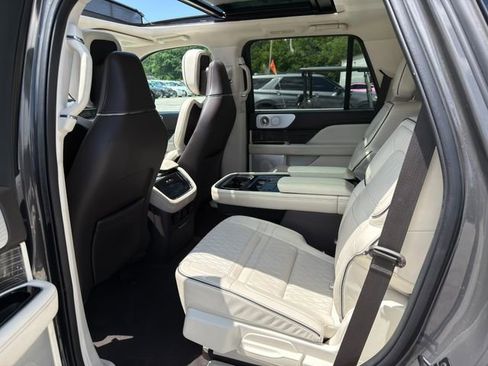 Used 2023 Lincoln Navigator Black Label AWD/4WD image 16