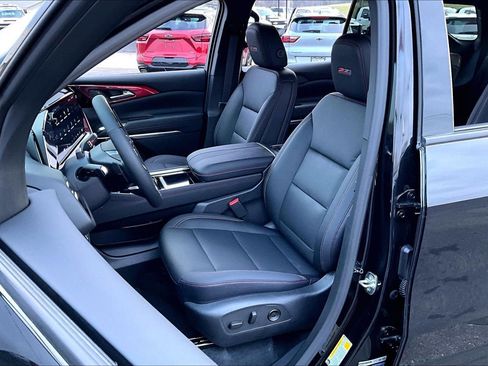 New 2026 Chevrolet Traverse Z71 w/ Enhanced Driving Package AWD/4WD image 9