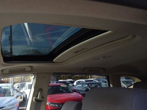Used 2012 Nissan Rogue SV w/ Premium Pkg image 13