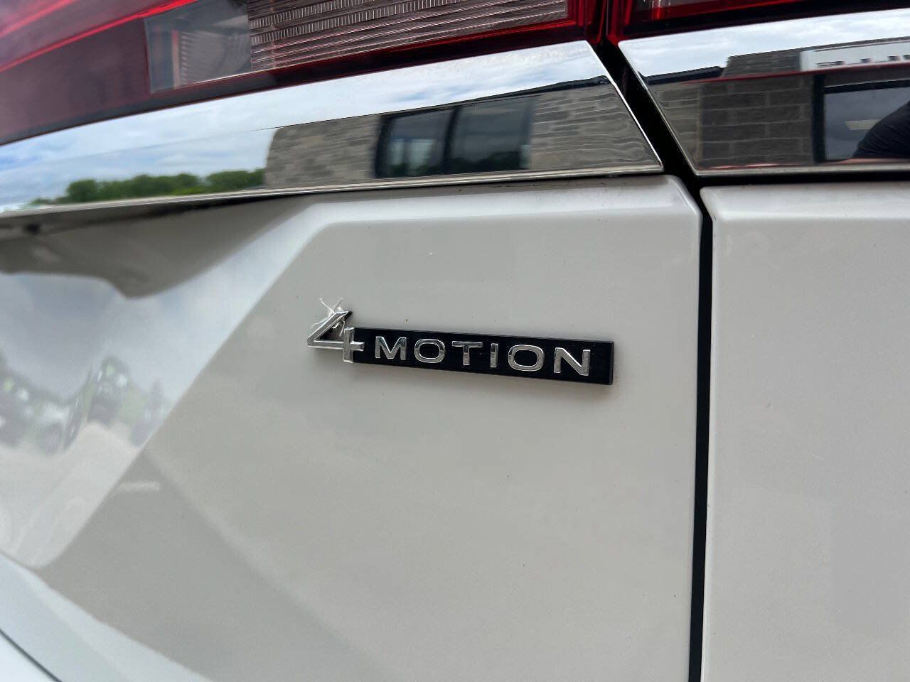 Used 2024 Volkswagen Atlas SE AWD/4WD image 24