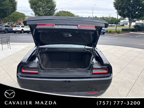 Used 2019 Dodge Challenger R/T w/ Cold Weather Group RWD image 9