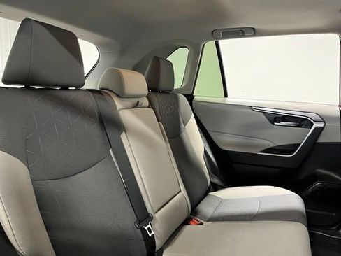 Used 2020 Toyota RAV4 XLE w/ Convenience Package FWD image 13