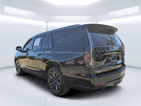 Used 2022 Cadillac Escalade ESV Sport Platinum image 5