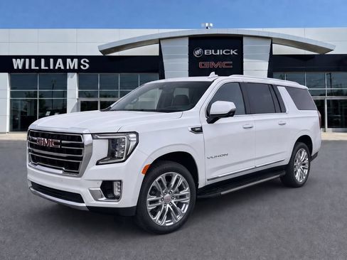 Used 2023 GMC Yukon XL SLT w/ SLT Luxury Package AWD/4WD image 3