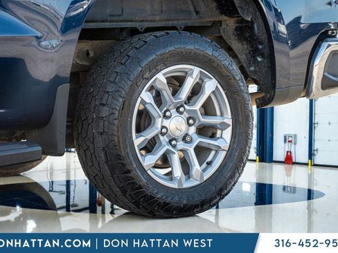 Used 2022 Chevrolet Silverado 1500 LT w/ Z71 Off-Road Package image 37