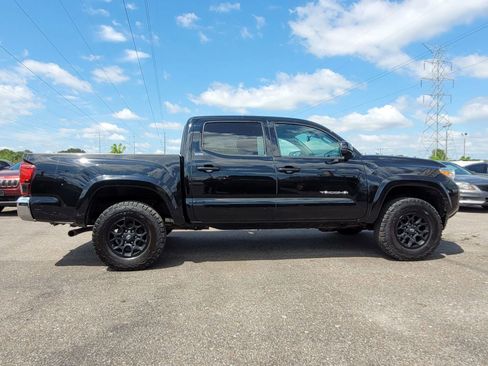 Used 2019 Toyota Tacoma 4x4 Double Cab image 14