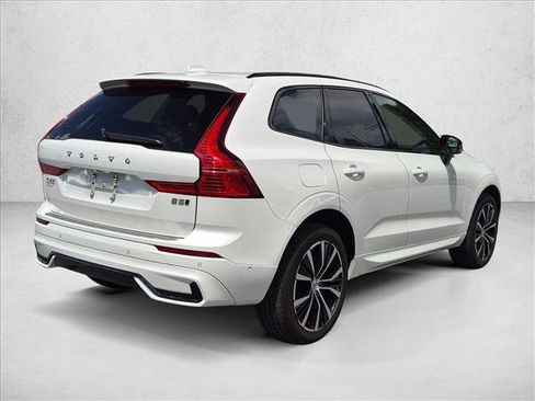 Used 2025 Volvo XC60 B5 Plus w/ Protection Package Premier AWD/4WD image 5
