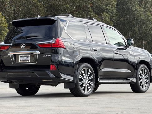 Used 2020 Lexus LX 570 4WD w/ Sport Package image 9